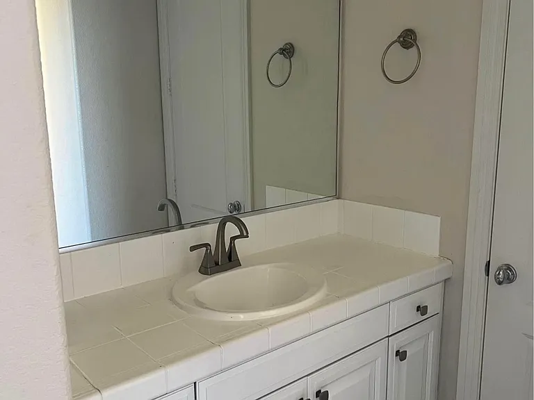 897 Chesapeake Pl — Photo 5