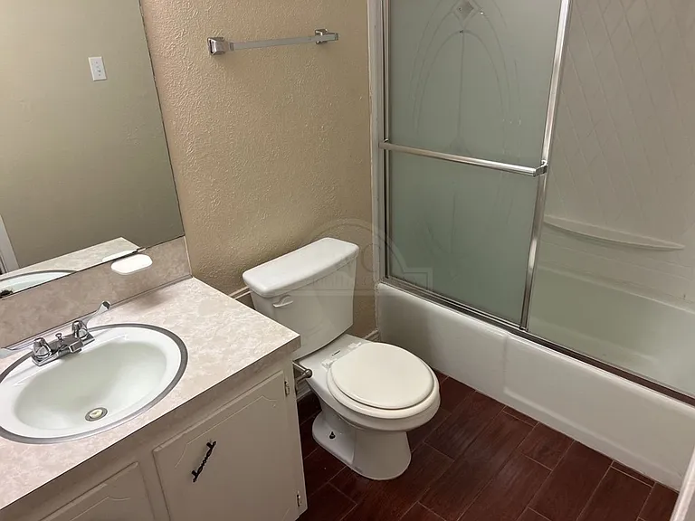 1013 Kathey Dr — Photo 15
