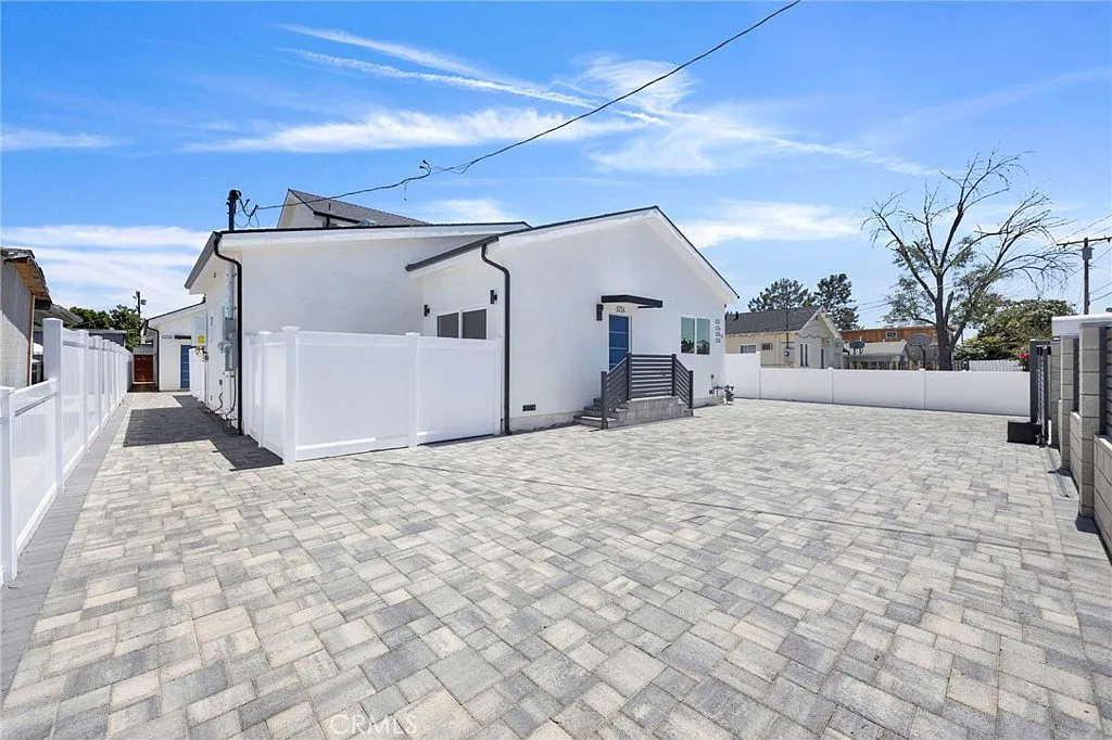 Building Photo - 6734 Gentry Ave