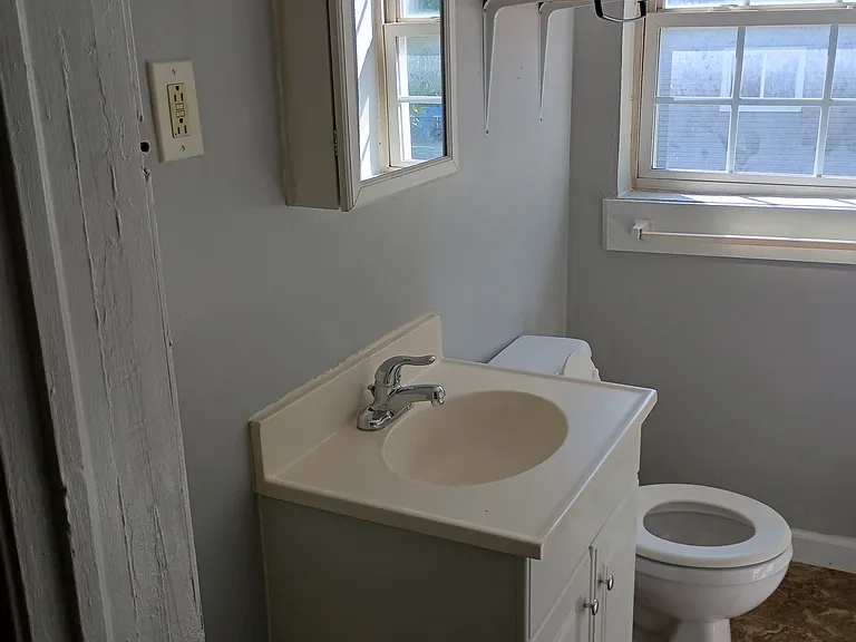 224 4th St #3 — Photo 7