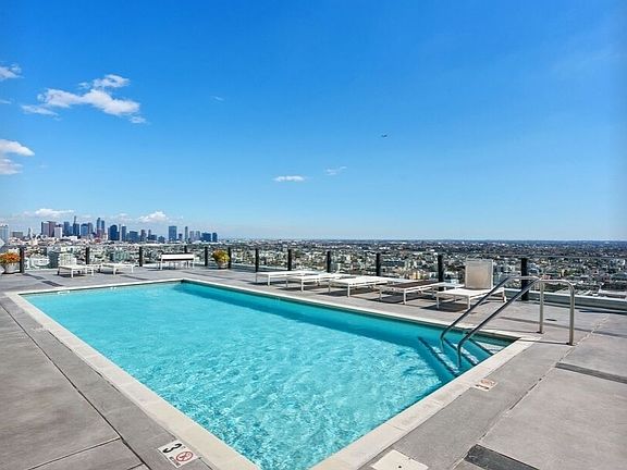 3rd image of 3810 Wilshire Blvd APT 1204