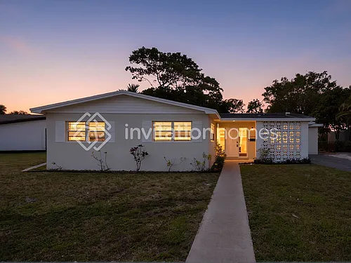 1270 NW 196th St Photo 1