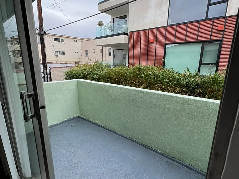 726 N Alfred St #6 — Photo 11