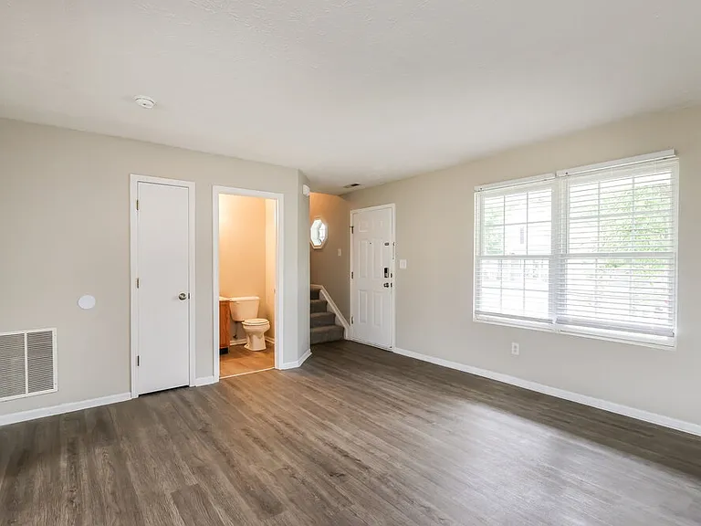 6514 Hunters Creek Blvd — Photo 5
