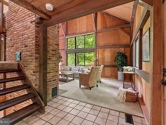 5th image of 553 Thimble Shoals Ct