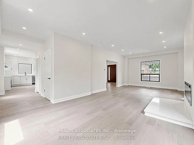 6058 Culp St — Photo 8