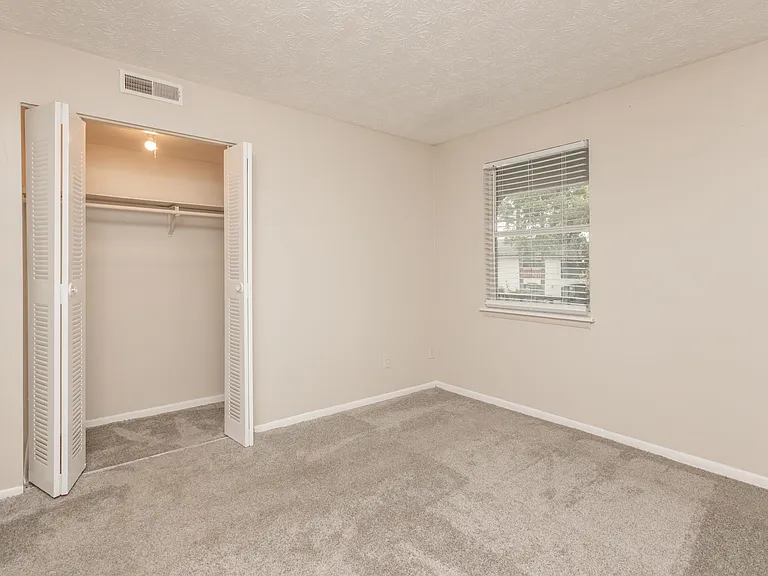 Oasis Club Apartments — Photo 31