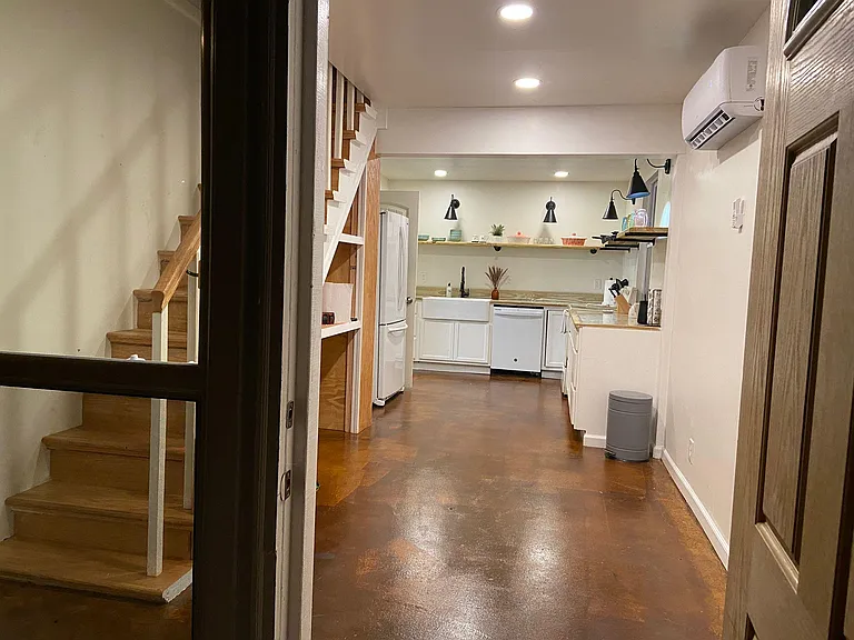 3213 Lealand Ln — Photo 11