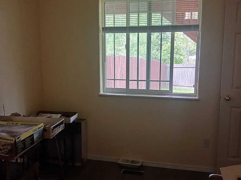 108 Burton St — Photo 37
