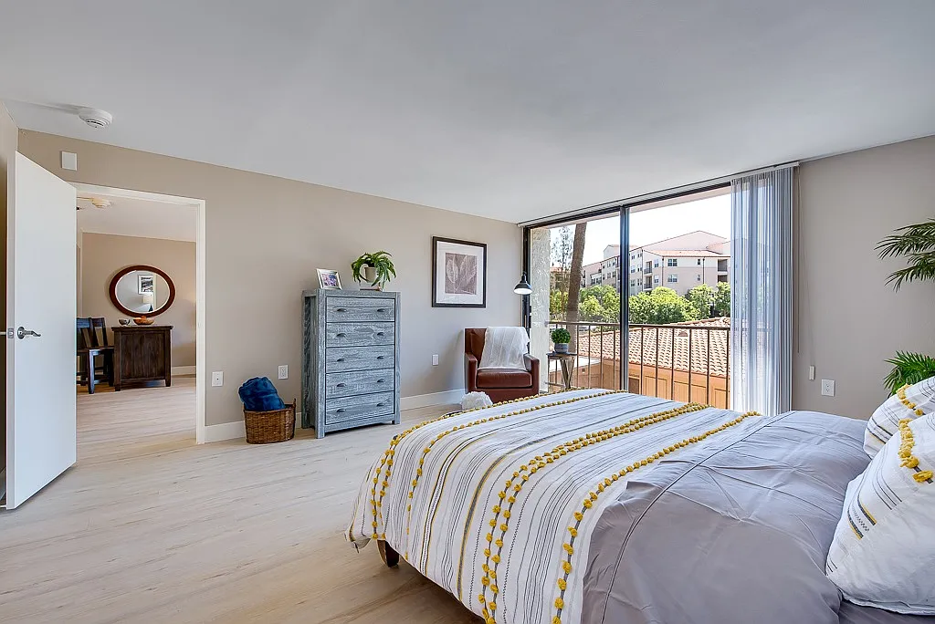 The Meridian at Laguna Hills - 55+ Active Adult Apartments — Photo 2