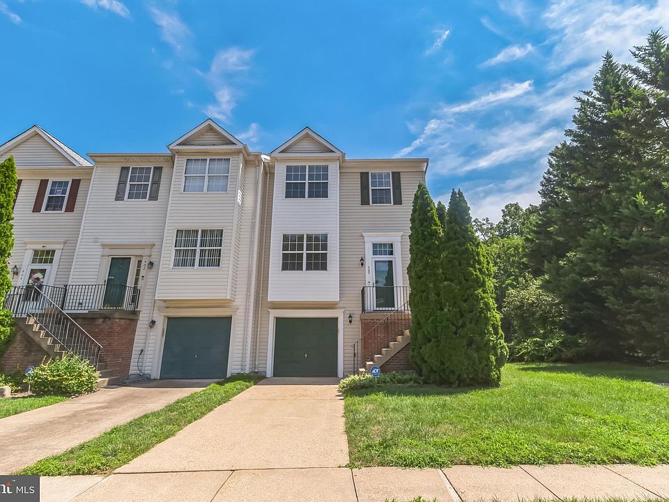1st image of 400 Park Cove Dr