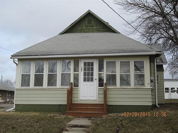 2nd image of 807 1st Ave W