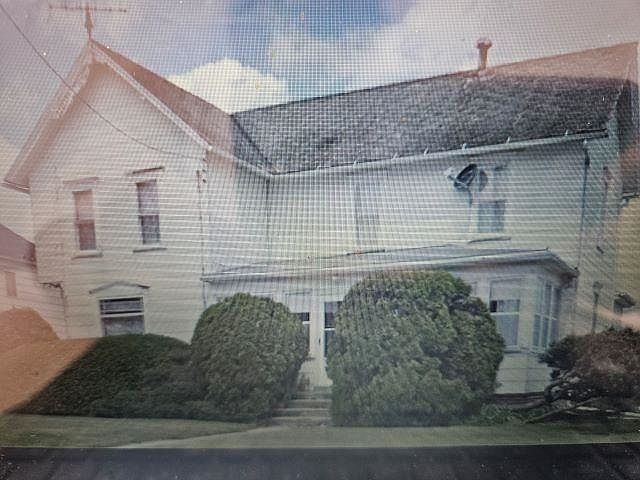 1st image of 3013 160th St