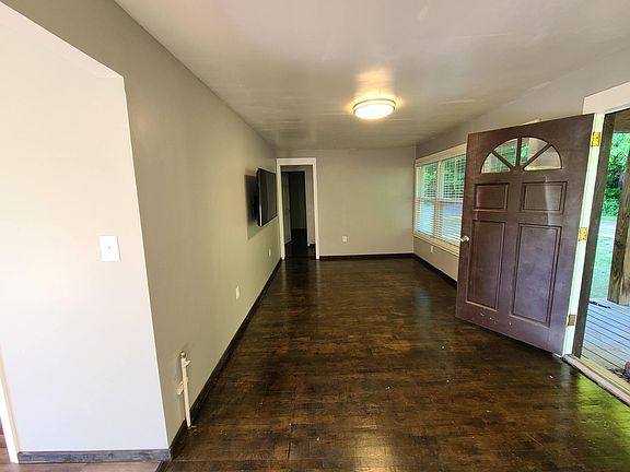 2nd image of 179 High St