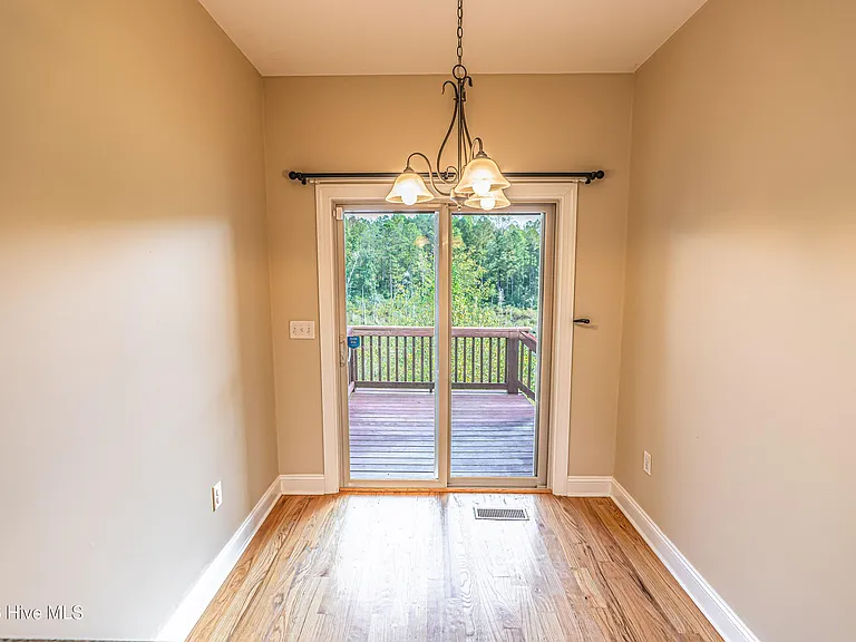 90 Cypress Cir — Photo 6