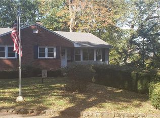 4 Arrow Dr, Westerly, RI 02891