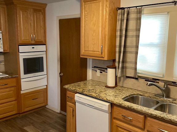 4th image of 2510 Hillcrest Ave