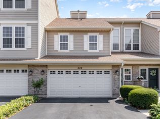 628 Belmont Ln, Carol Stream, IL 60188