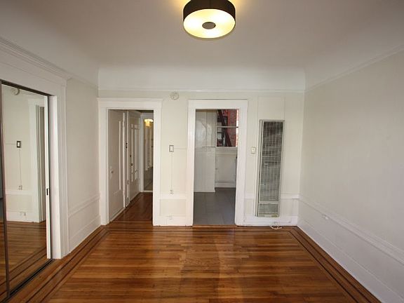 3rd image of 839 Jones St