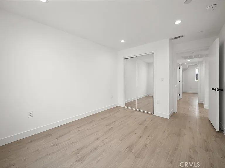 169 S Hoover St — Photo 17