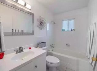 820 N Tremain St, Mount Dora, FL 32757