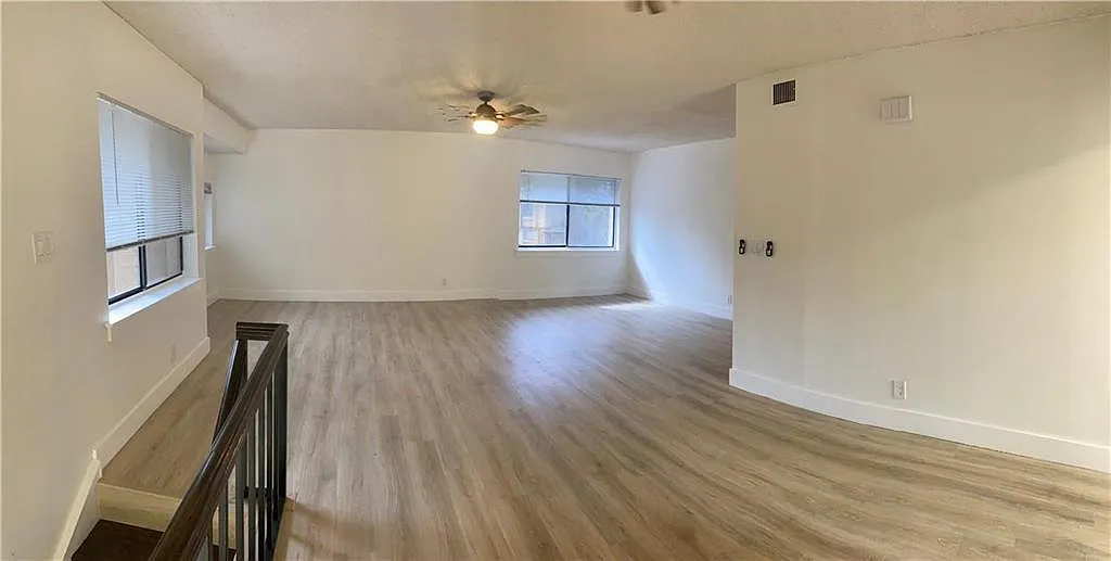 3 bed, 2.0 bath, 1290 sqft, $2,500 — Photo 2