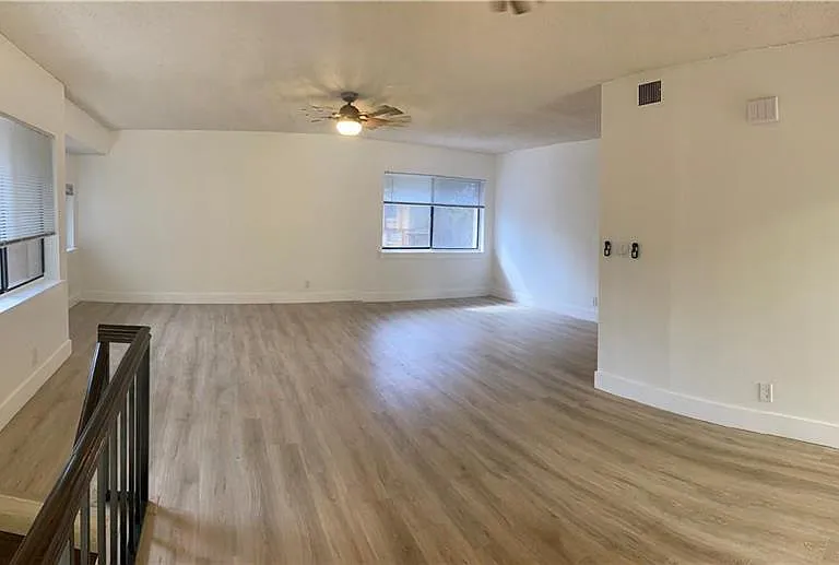 191 Wimbledon Lake Dr — Photo 2