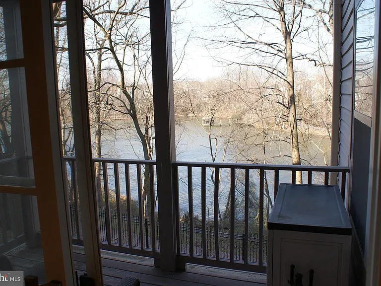 9716 Lake Pointe Ct #203 — Photo 7
