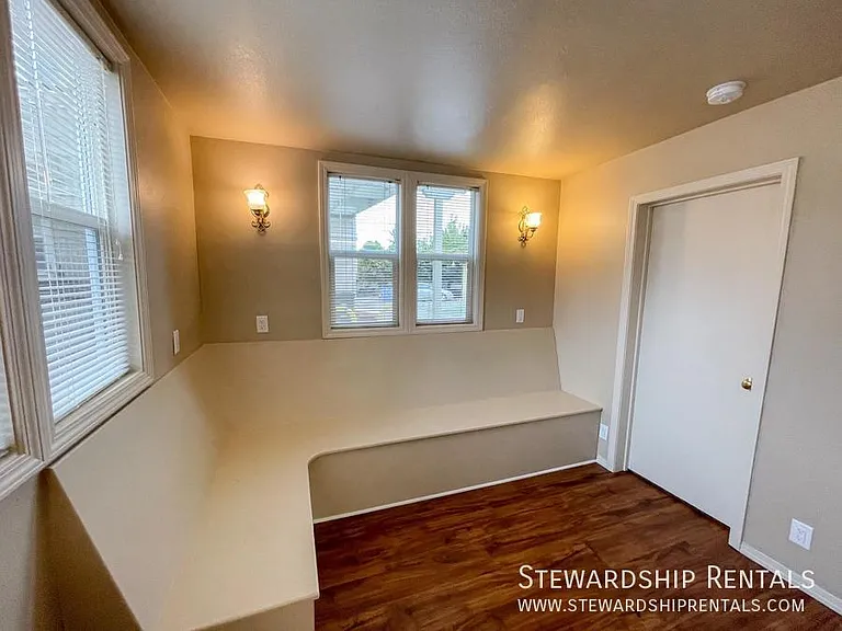 1472 E 19th Ave — Photo 4