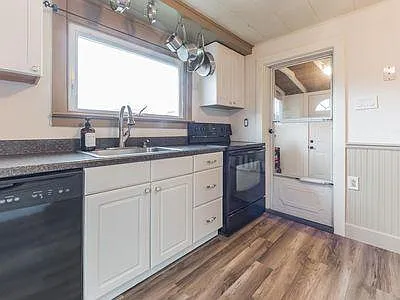 209 W High St — Photo 9