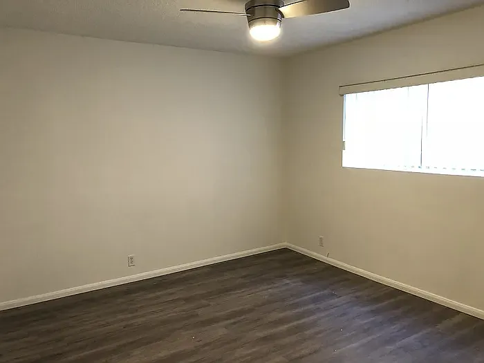714 N West Knoll Dr #4 — Photo 5