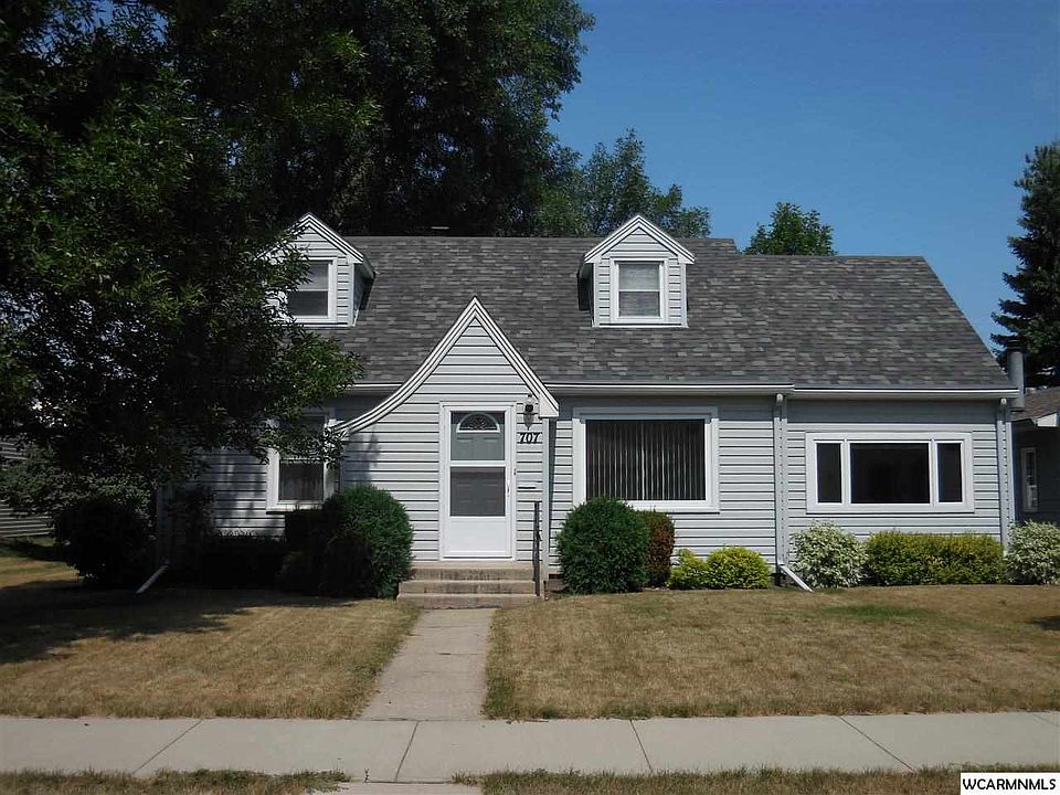1st image of 707 E 2nd St