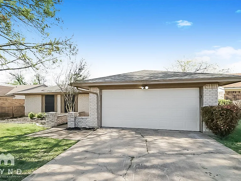 3100 Green Ridge St — Photo 15