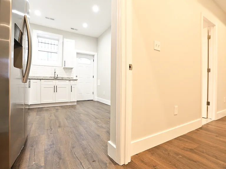 747 Gresham Pl NW #A — Photo 5