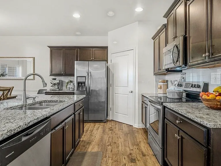 New Spring Ln — Photo 11