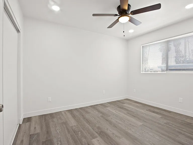 428 W Oliver Street — Photo 7