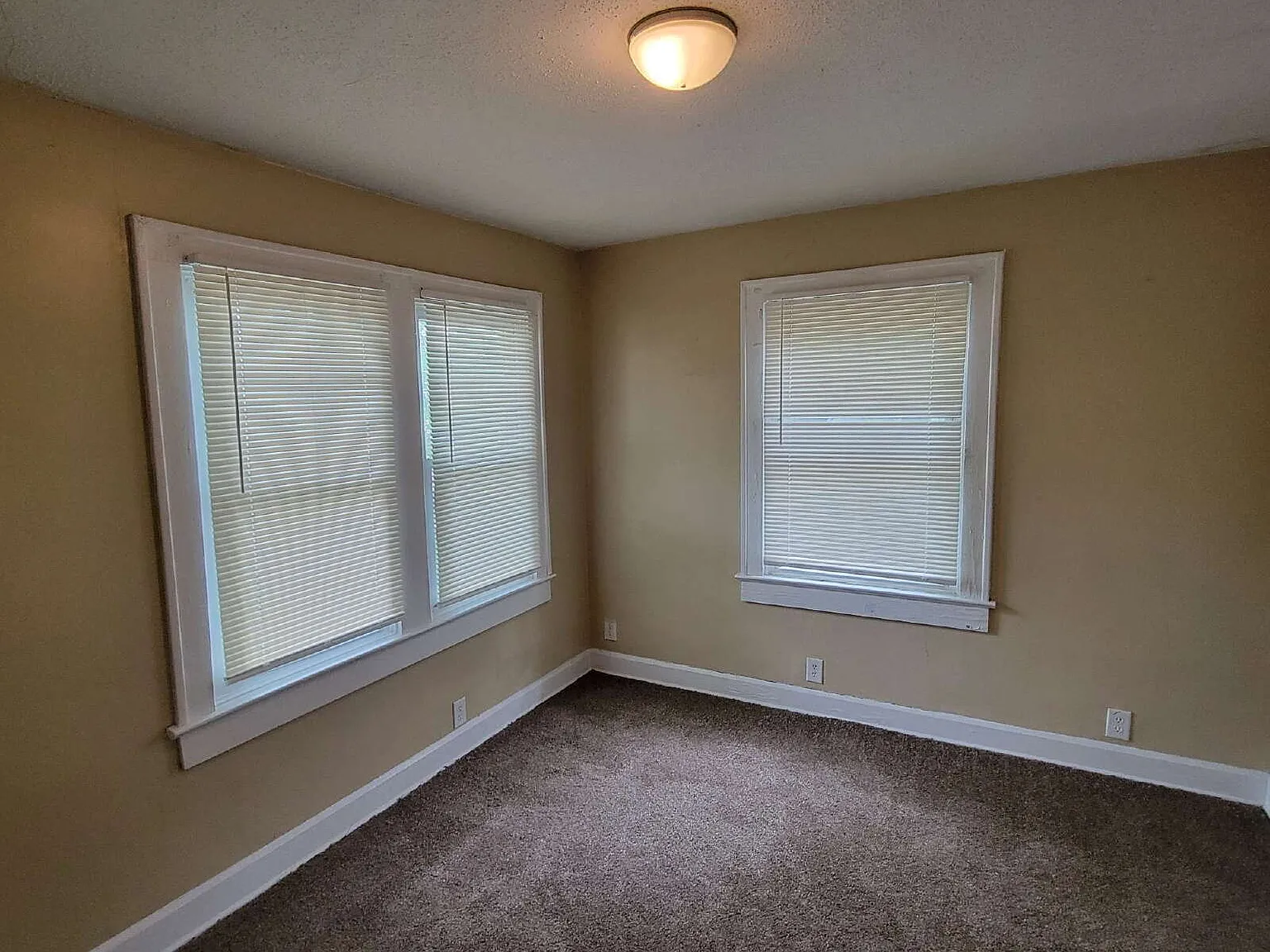 3 bed, 1.0 bath, $850 — Photo 3