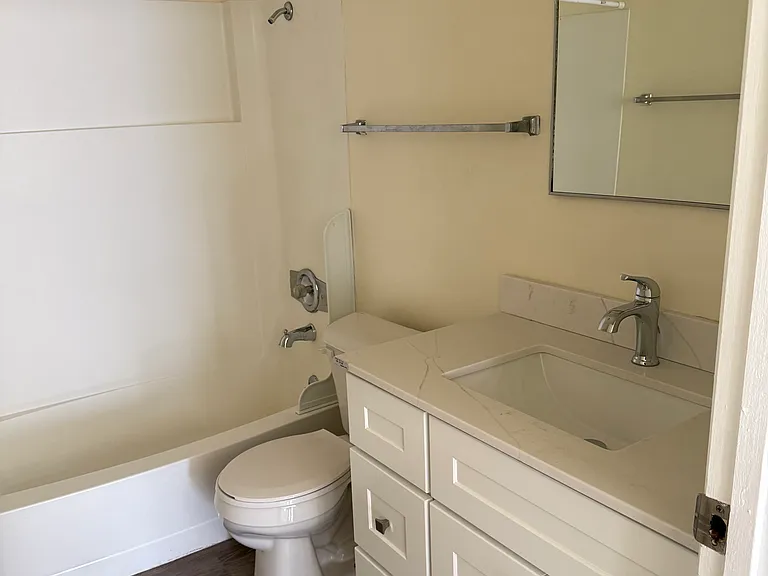 1601 Laguna St #1 — Photo 8