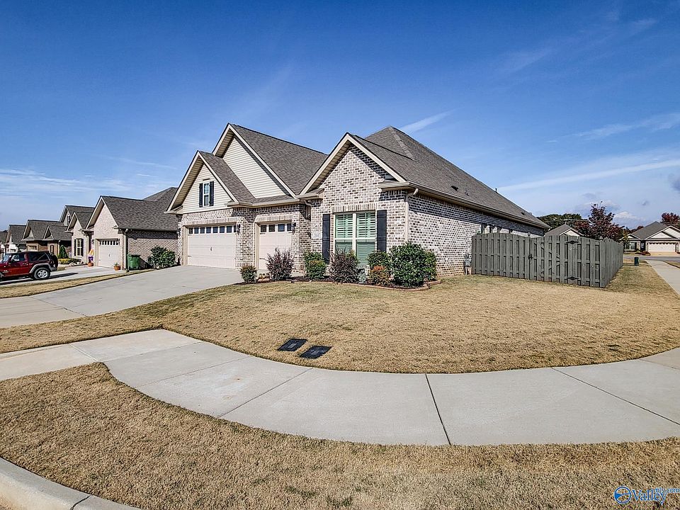 1st image of 28687 Blythe Ln NW