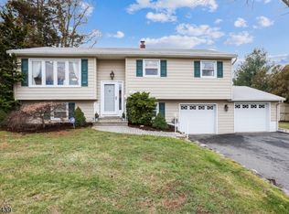 19 Ridgedale Ave W, East Hanover, NJ 07936
