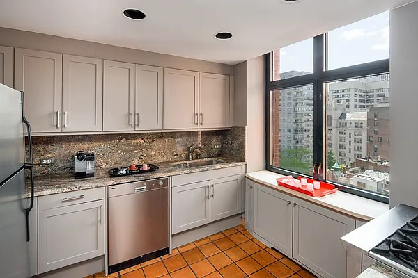 Sold by Stribling | media 3