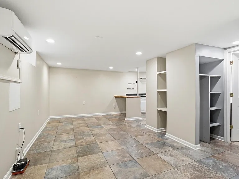 700 Sasser St #A — Photo 8