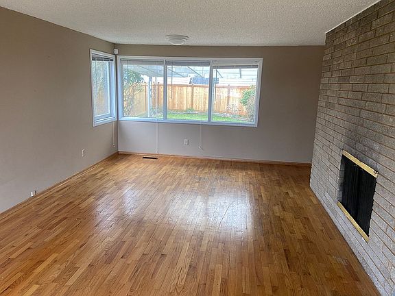 living/dining area