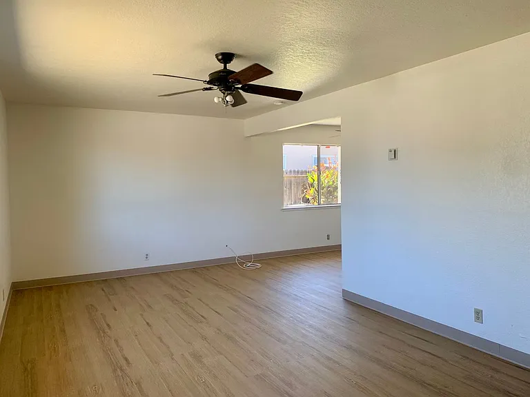 Sunnyslope 1451 — Photo 1