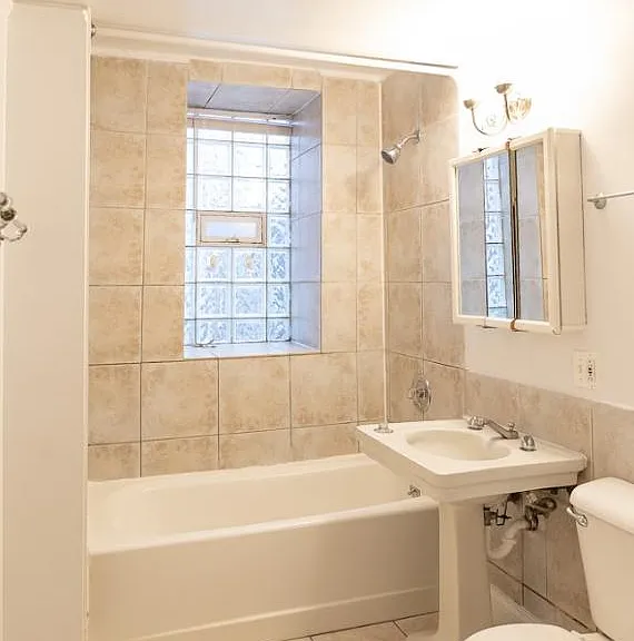 5802 N Kenmore Ave #GW — Photo 11
