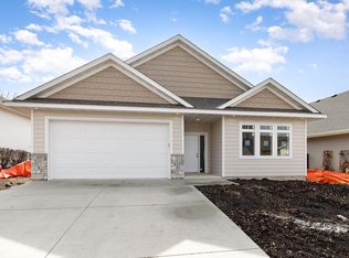 1122 Village St SE, New Prague, MN 56071