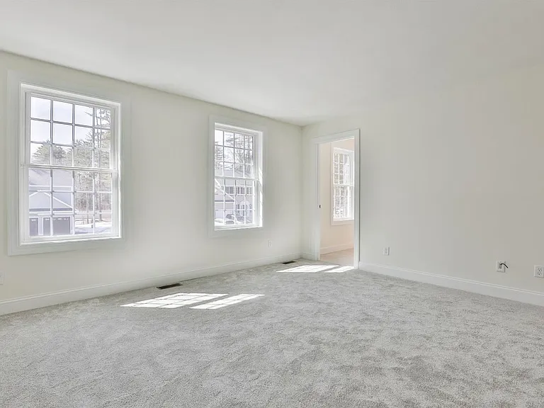 22 Reeds Ferry Way — Photo 36