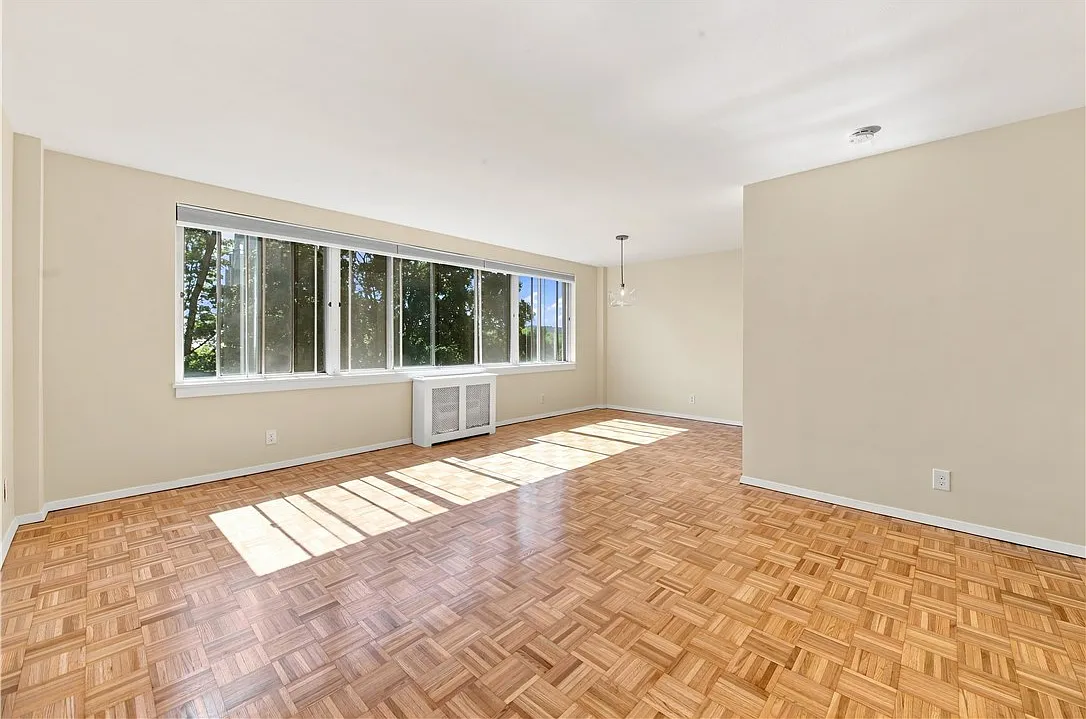 2 bed, 2.0 bath, 975 sqft, $1,900 — Photo 3