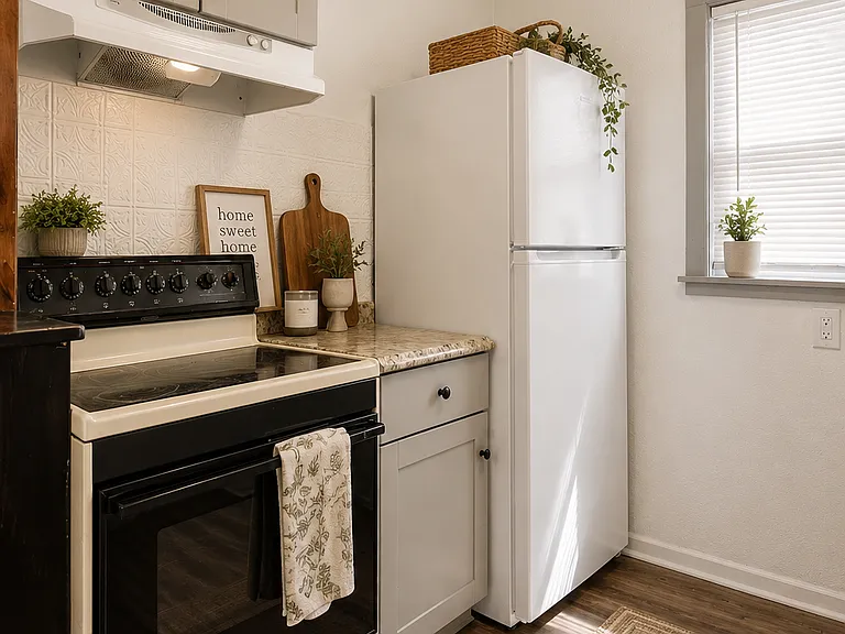 2604 Robinson St — Photo 17