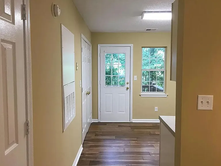 100 Woodstone Dr #27 — Photo 5